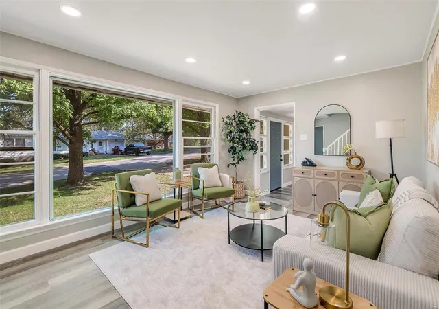Photo 3 of Single Family Residence at 9631 Radio Dr, Saint Louis, MO 63123 | MLS# MIS24064843 |  | Sold on 2025-02-11
