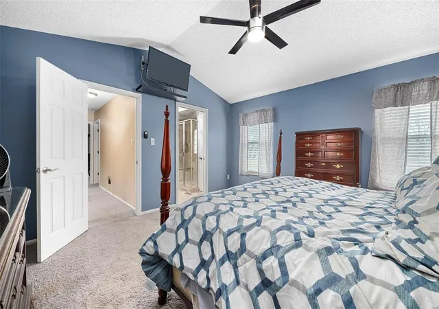 Photo 4 of Single Family Residence at 131 Misty View Ln, Saint Peters, MO 63376 | MLS# MIS24064850 | | Sold on 2025-01-15