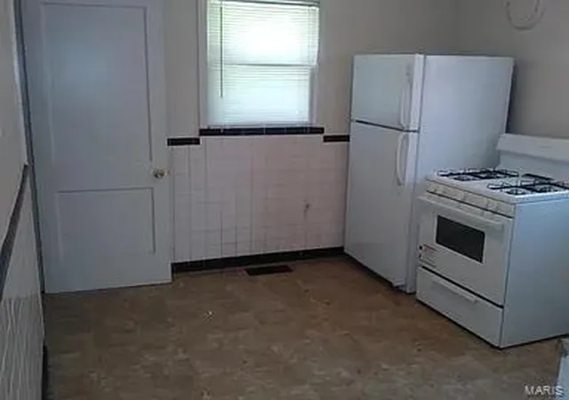 Photo 3 of Single Family Residence at 6602 Hazen Ave, Saint Louis, MO 63121 | MLS# MIS24064877 | | Sold on 2025-01-27