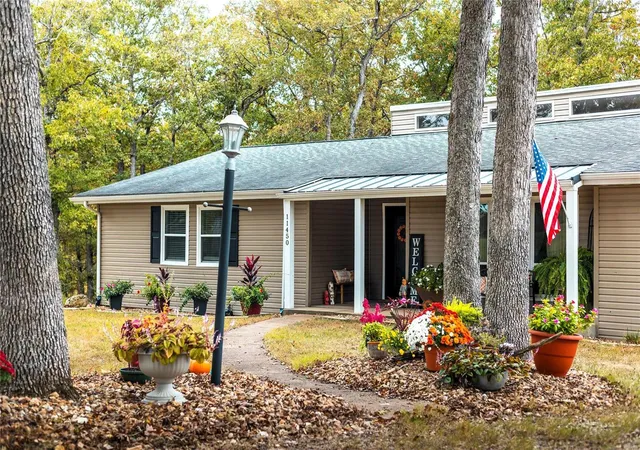 Photo 2 of Single Family Residence at 11450 County Road 3450, Saint James, MO 65559 | MLS# MIS24064895 |  | Sold on 2024-12-31
