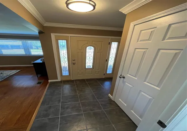 Photo 2 of Single Family Residence at 5109 Towne Centre, Saint Louis, MO 63128 | MLS# MIS24064939 | | Sold on 2025-03-24