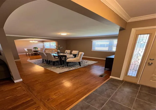 Photo 4 of Single Family Residence at 5109 Towne Centre, Saint Louis, MO 63128 | MLS# MIS24064939 | | Sold on 2025-03-24