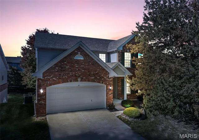Photo 1 of Single Family Residence at 18 Eagle Cove Ln, Saint Charles, MO 63303 | MLS# MIS24065210 | | Sold on 2025-06-27