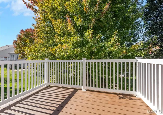 Photo 3 of Single Family Residence at 18 Eagle Cove Ln, Saint Charles, MO 63303 | MLS# MIS24065210 | | Sold on 2025-06-27
