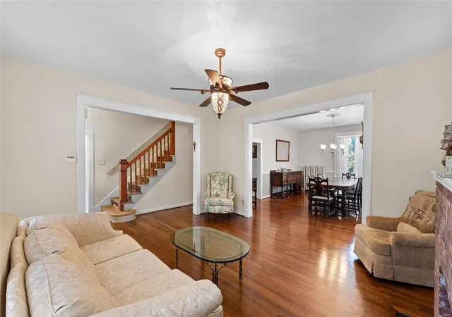Photo 3 of Single Family Residence at 7700 Devonshire Ave, Saint Louis, MO 63119 | MLS# MIS24065388 | | Sold on 2025-02-18