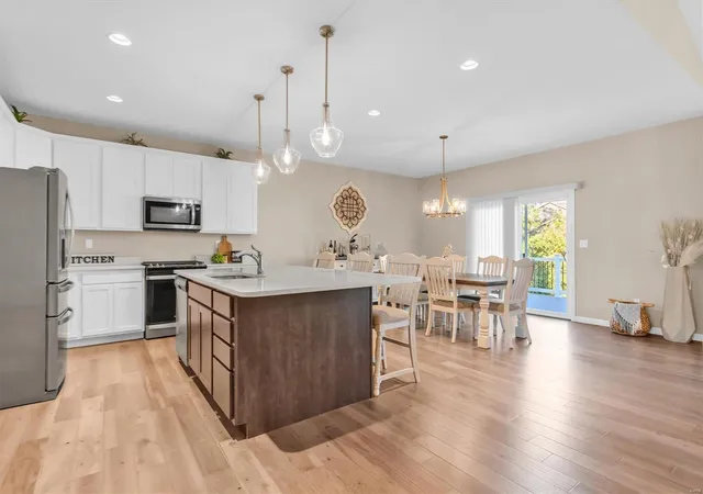 Photo 2 of Single Family Residence at 103 Brookfield Crossing Dr, Lake Saint Louis, MO 63367 | MLS# MIS24065410 | | Sold on 2024-12-19