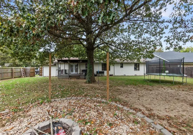 Photo 5 of Single Family Residence at 420 Medler St, Bernie, MO 63822 | MLS# MIS24065465 | | Sold on 2025-01-27