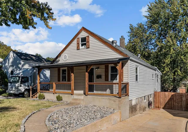Photo 1 of Single Family Residence at 9433 Echo Ln, Saint Louis, MO 63114 | MLS# MIS24065487 | | Sold on 2025-01-31