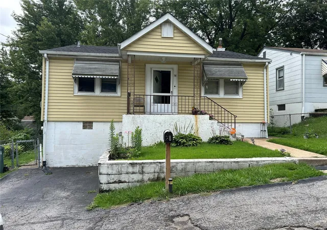Single Family Residence at 38 Anistasia Dr, Saint Louis, MO 63135 | MLS# MIS24065547 | | Sold on 2024-12-26