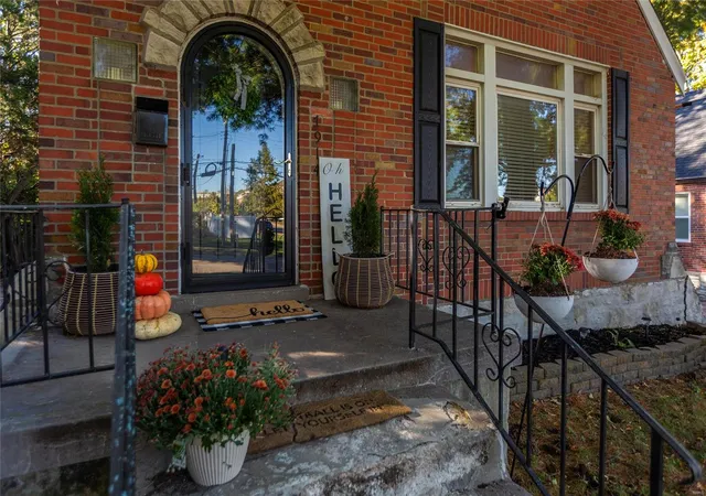Photo 2 of Single Family Residence at 7914 Dale Ave, Saint Louis, MO 63117 | MLS# MIS24065658 | | Sold on 2025-02-14