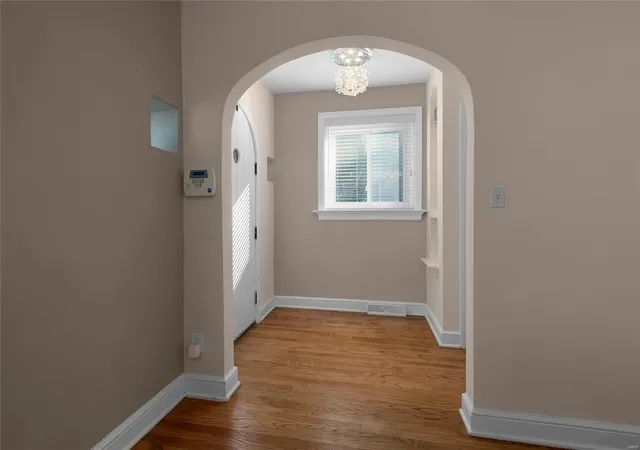Photo 3 of Single Family Residence at 7914 Dale Ave, Saint Louis, MO 63117 | MLS# MIS24065658 | | Sold on 2025-02-14
