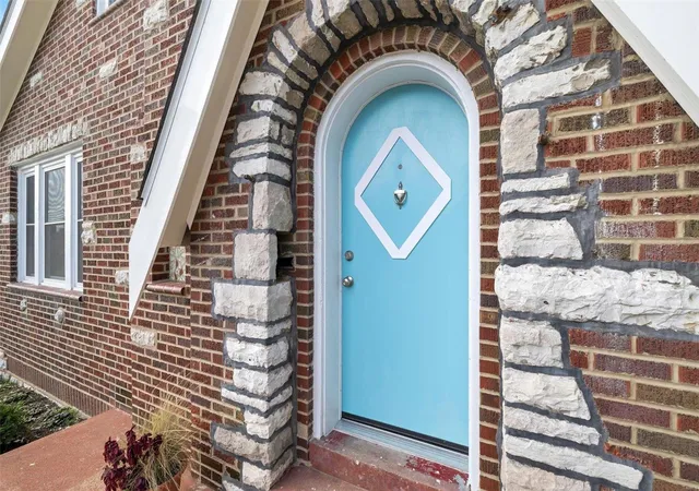 Photo 2 of Single Family Residence at 8725 Annetta Ave, Saint Louis, MO 63147 | MLS# MIS24065661 | | Sold on 2024-12-20