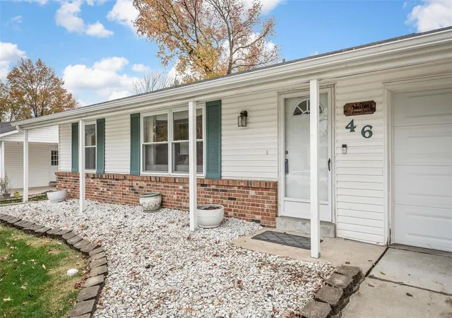 Photo 2 of Single Family Residence at 46 Country Hill Rd, Saint Peters, MO 63376 | MLS# MIS24065714 | | Sold on 2024-12-20