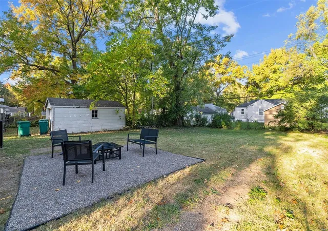 Photo 4 of Single Family Residence at 1931 Bainbridge Dr, Saint Louis, MO 63133 | MLS# MIS24065725 | | Sold on 2025-01-30