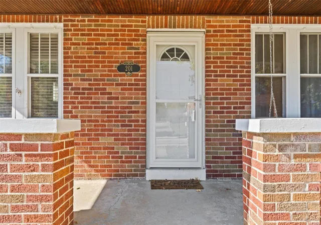 Photo 3 of Single Family Residence at 201 Miller St, New Haven, MO 63068 | MLS# MIS24065873 | | Sold on 2025-05-12