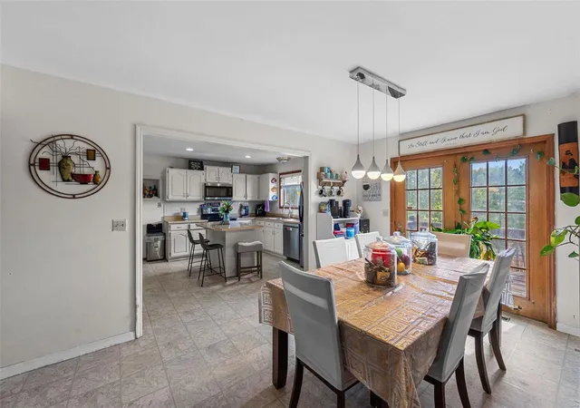 Photo 3 of Single Family Residence at 4108 Chisholm Trail Dr, Saint Charles, MO 63304 | MLS# MIS24065941 | | Sold on 2025-01-13