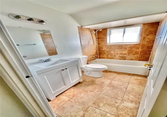 Photo 4 of Multi Family at 10724 Tropic Dr, Saint Ann, MO 63074 | MLS# MIS24065948 | | Sold on 2025-01-08