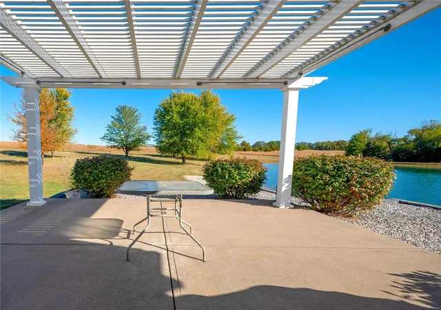 Photo 5 of Single Family Residence at 21288 Monroe Rd 469, Stoutsville, MO 65283 | MLS# MIS24066005 | | Sold on 2025-03-31