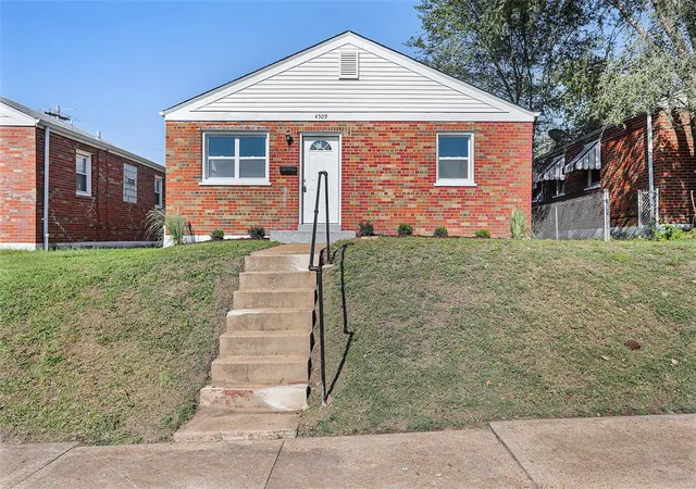 Single Family Residence at 4509 Penrose St, Saint Louis, MO 63115 | MLS# MIS24066082 | | Sold on 2024-12-31
