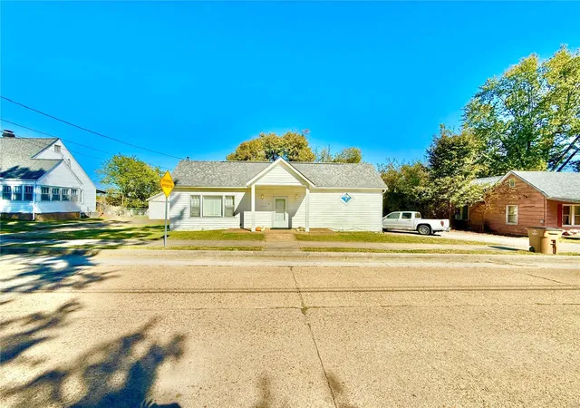 Photo 1 of Single Family Residence at 206 West Marvin, Fredericktown, MO 63645 | MLS# MIS24066111 |  | Sold on 2025-03-28