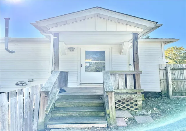 Photo 4 of Single Family Residence at 206 West Marvin, Fredericktown, MO 63645 | MLS# MIS24066111 |  | Sold on 2025-03-28