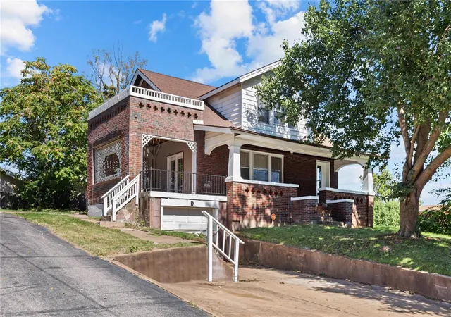 Single family home for sale at 215 Carson Rd, Saint Louis, MO 63135 | MLS# MIS24066129 | Listing updated on 2025-08-02