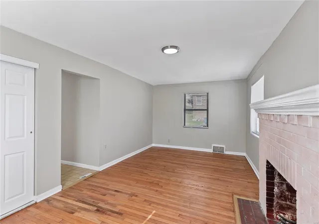 Photo 2 of Single Family Residence at 1541 Nixon Ave, Saint Louis, MO 63133 | MLS# MIS24066162 | | Sold on 2024-11-25