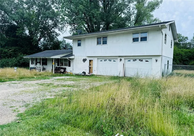 Photo 1 of Single Family Residence at 3004 Mccredie Rd, Kingdom City, MO 65262 | MLS# MIS24066569 | | Sold on 2025-01-17