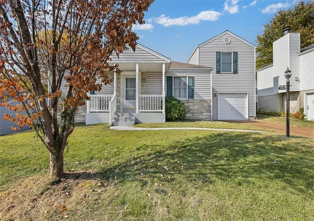 Photo 3 of Single Family Residence at 3191 La Vista Dr, Saint Ann, MO 63074 | MLS# MIS24066654 | | Sold on 2025-01-02