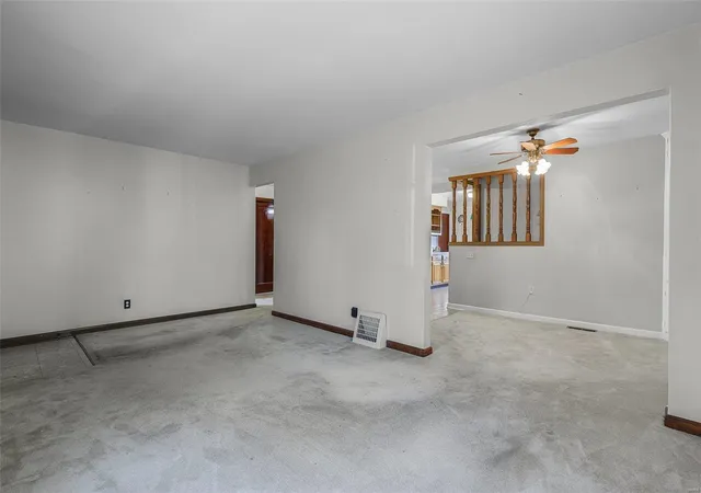 Photo 5 of Single Family Residence at 3191 La Vista Dr, Saint Ann, MO 63074 | MLS# MIS24066654 | | Sold on 2025-01-02
