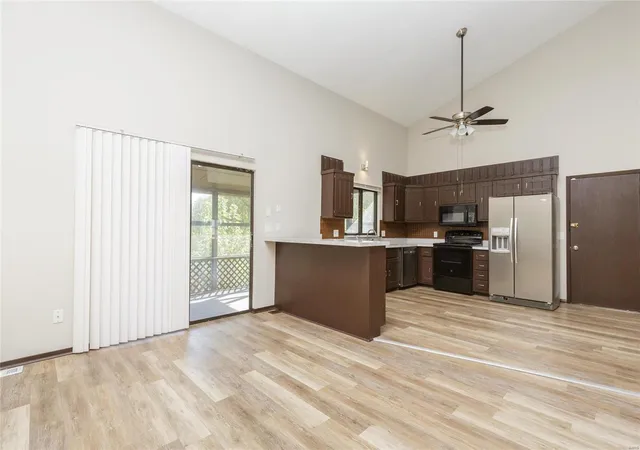 Photo 4 of Single Family Residence at 29 San Carlos Dr, Saint Charles, MO 63303 | MLS# MIS24066669 | | Sold on 2024-12-17