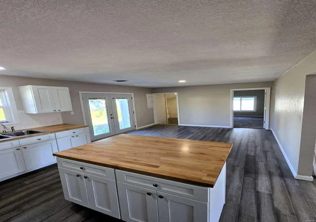 Photo 4 of Single Family Residence at 109 East Haig St, Vandalia, MO 63382 | MLS# MIS24066679 |  | Sold on 2025-01-17