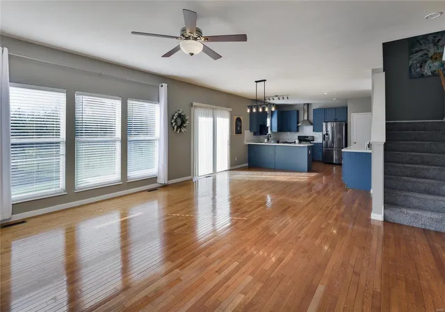 Photo 4 of Single Family Residence at 600 Capri Wy, Saint Peters, MO 63304 | MLS# MIS24066688 |  | Sold on 2025-01-17