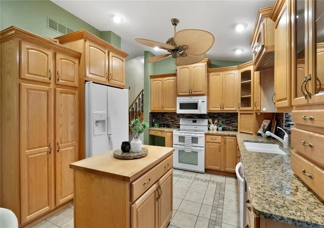 Photo 4 of Single Family Residence at 108 Whispering Oaks Dr, Saint Charles, MO 63304 | MLS# MIS24066803 | | Sold on 2025-01-06