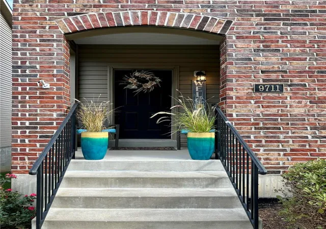 Photo 1 of Townhouse at 9711 Wilderness Battle Dr, Saint Louis, MO 63123 | MLS# MIS24066892 | | Sold on 2025-04-04