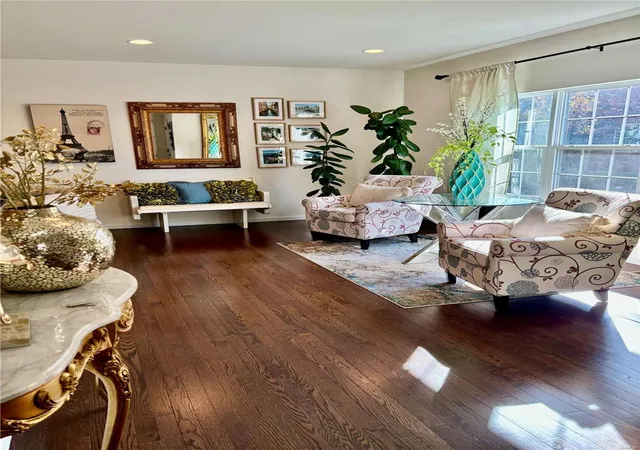 Photo 4 of Townhouse at 9711 Wilderness Battle Dr, Saint Louis, MO 63123 | MLS# MIS24066892 | | Sold on 2025-04-04