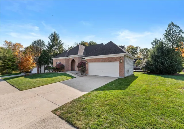 Photo 1 of Single Family Residence at 921 Locksley Manor Dr, Lake Saint Louis, MO 63367 | MLS# MIS24067022 | | Sold on 2025-01-02