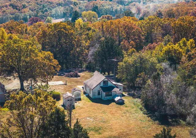 Photo 2 of Farm at 18017 County Road 1210, Saint James, MO 65559 | MLS# MIS24067071 | | Sold on 2025-01-24