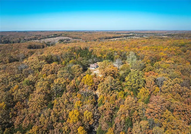 Photo 3 of Farm at 18017 County Road 1210, Saint James, MO 65559 | MLS# MIS24067071 | | Sold on 2025-01-24