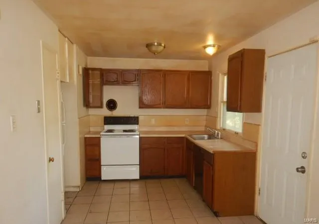 Photo 4 of Single Family Residence at 9225 Clarion Dr, Saint Louis, MO 63136 | MLS# MIS24067075 | | Sold on 2025-01-23