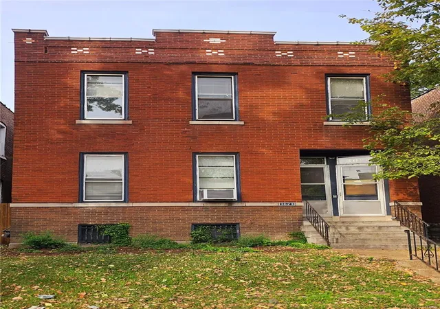 Multi Family at 3623 Bamberger Ave, Saint Louis, MO 63116 | MLS# MIS24067085 | | Sold on 2024-12-02