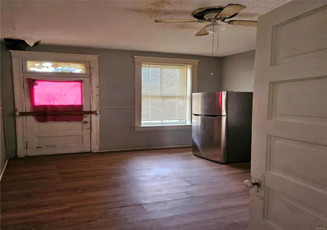 Photo 3 of Multi Family at 3623 Bamberger Ave, Saint Louis, MO 63116 | MLS# MIS24067085 | | Sold on 2024-12-02