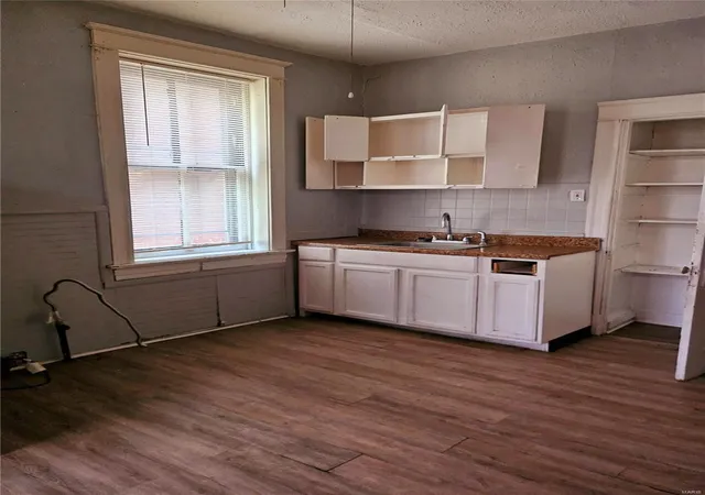 Photo 4 of Multi Family at 3623 Bamberger Ave, Saint Louis, MO 63116 | MLS# MIS24067085 | | Sold on 2024-12-02