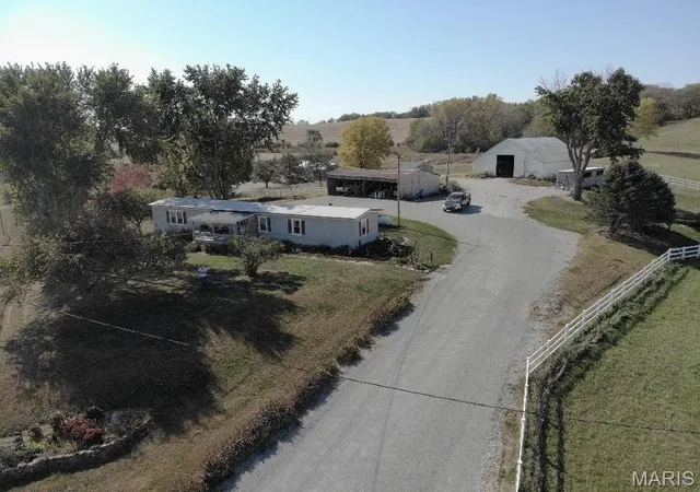 Photo 2 of Farm at 11100 Southwest Lower Dekalb Rd, Saint Joseph, MO 64504 | MLS# MIS24067239 | | Sold on 2025-06-16