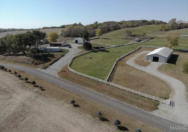 Photo 4 of Farm at 11100 Southwest Lower Dekalb Rd, Saint Joseph, MO 64504 | MLS# MIS24067239 | | Sold on 2025-06-16