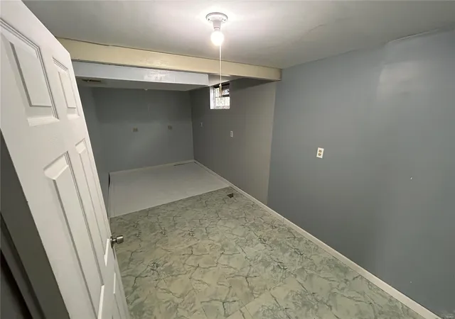 Photo 4 of Single Family Residence at 10362 Renfrew Dr, Saint Louis, MO 63137 | MLS# MIS24067291 | | Sold on 2025-01-14