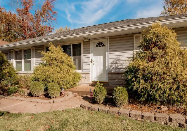 Photo 1 of Single Family Residence at 21 Buckley Meadows Dr, Saint Louis, MO 63125 | MLS# MIS24067363 |  | Sold on 2024-12-19