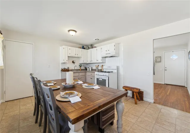 Photo 4 of Single Family Residence at 10331 Chesley Dr, Saint Louis, MO 63136 | MLS# MIS24067868 | | Sold on 2025-05-09