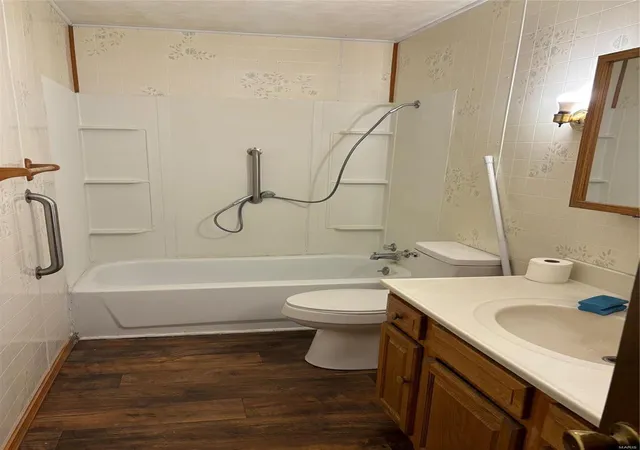 Photo 3 of Single Family Residence at 484 N Turnbaugh St, Puxico, MO 63960 | MLS# MIS24067923 | | Sold on 2025-01-23