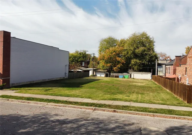 2nd image of 3005 Missouri Ave, Saint Louis, MO 63118 | MLS# MIS24068071